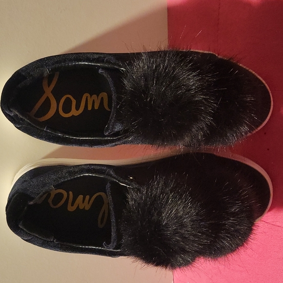 Pompom Sneakers - Picture 8 of 8